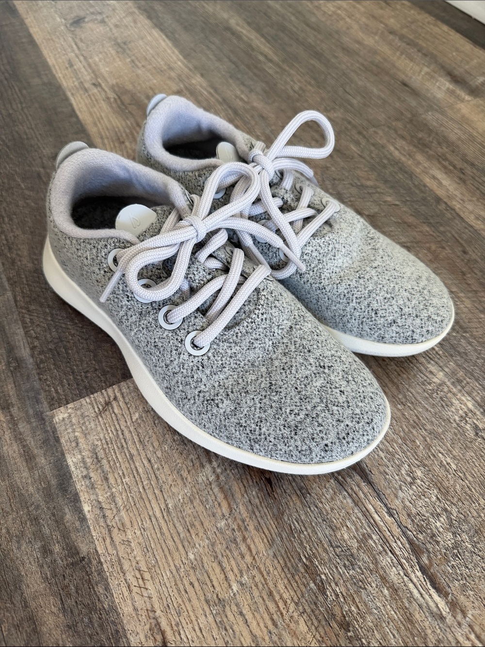 AllBirds Women’s Size US 6 Wool Runner Merino Wool Water Repellent •Light Grey